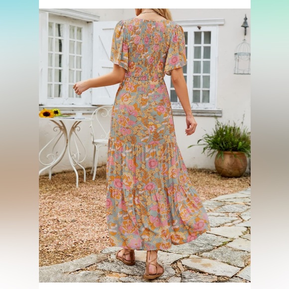 Flutter sleeve maxi dress - Picture 3 of 6